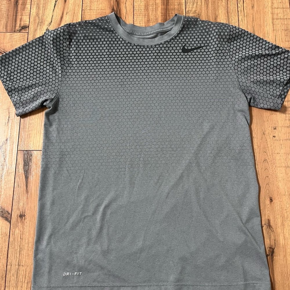 Nike Men's Short Sleeve Gray Tee
